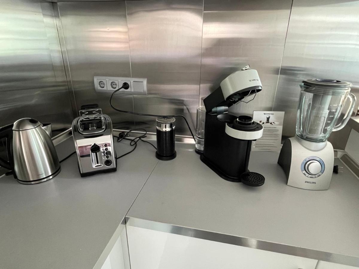 Airport Apartment Fuer 4 - Smart Tv - Kueche - Echarger Hamburg-Harburg Buitenkant foto