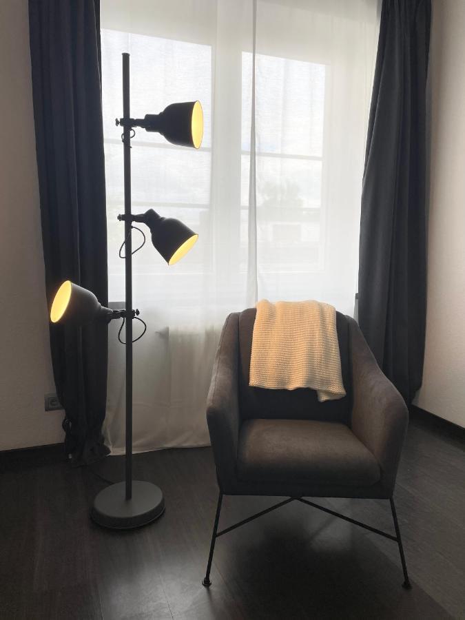 Airport Apartment Fuer 4 - Smart Tv - Kueche - Echarger Hamburg-Harburg Buitenkant foto