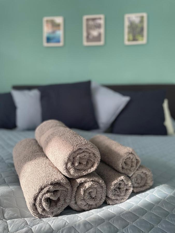 Airport Apartment Fuer 4 - Smart Tv - Kueche - Echarger Hamburg-Harburg Buitenkant foto