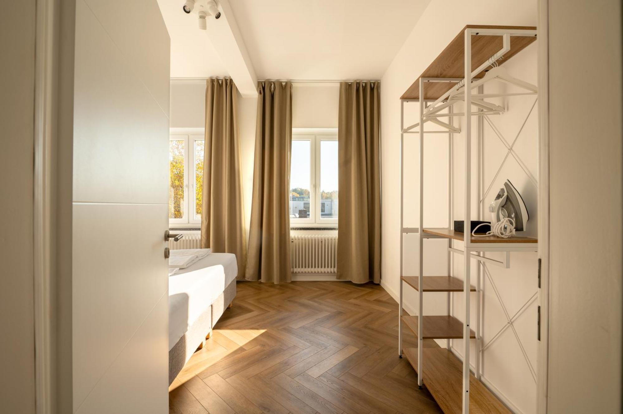 Airport Apartment Fuer 4 - Smart Tv - Kueche - Echarger Hamburg-Harburg Buitenkant foto