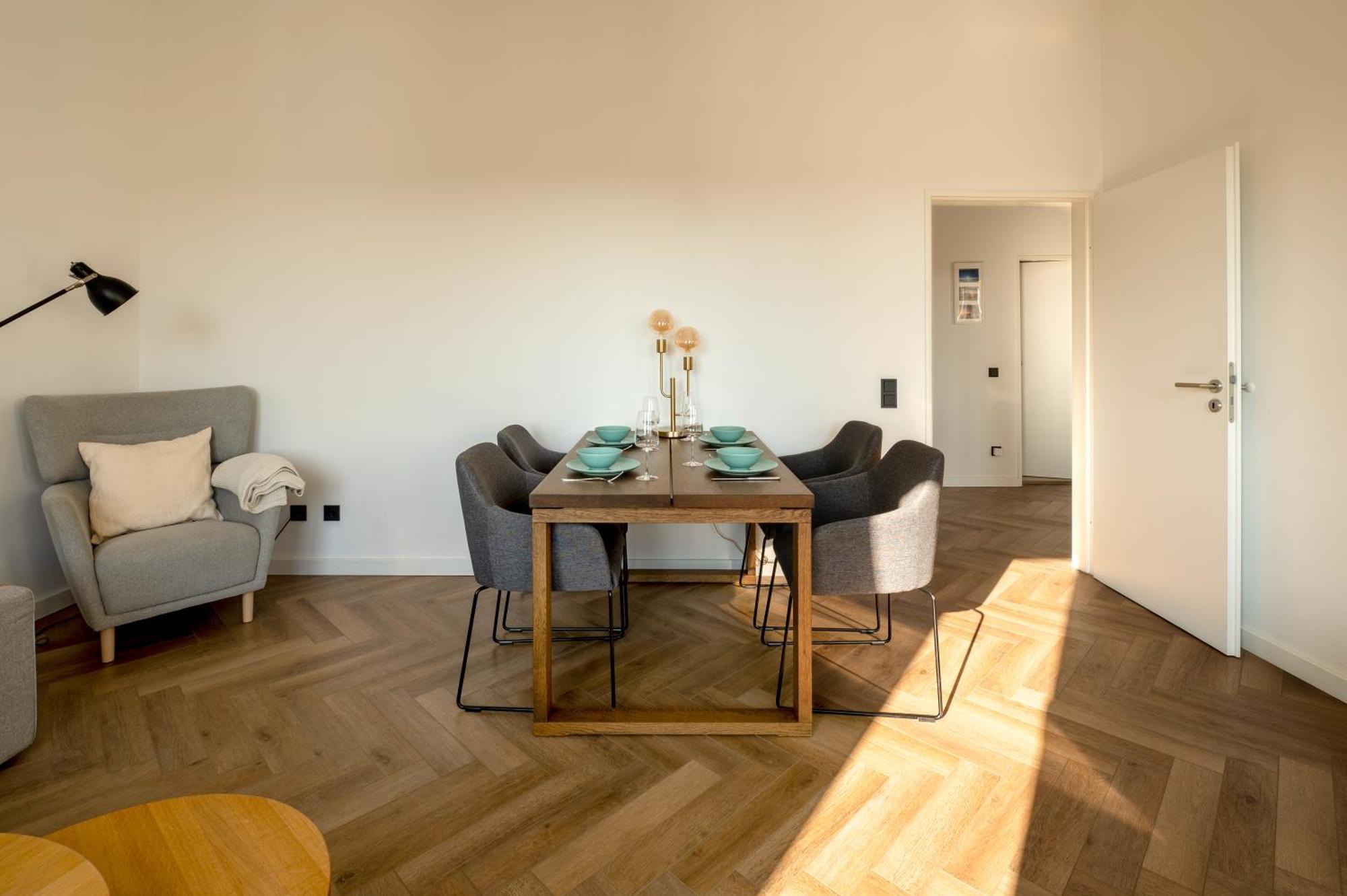Airport Apartment Fuer 4 - Smart Tv - Kueche - Echarger Hamburg-Harburg Buitenkant foto