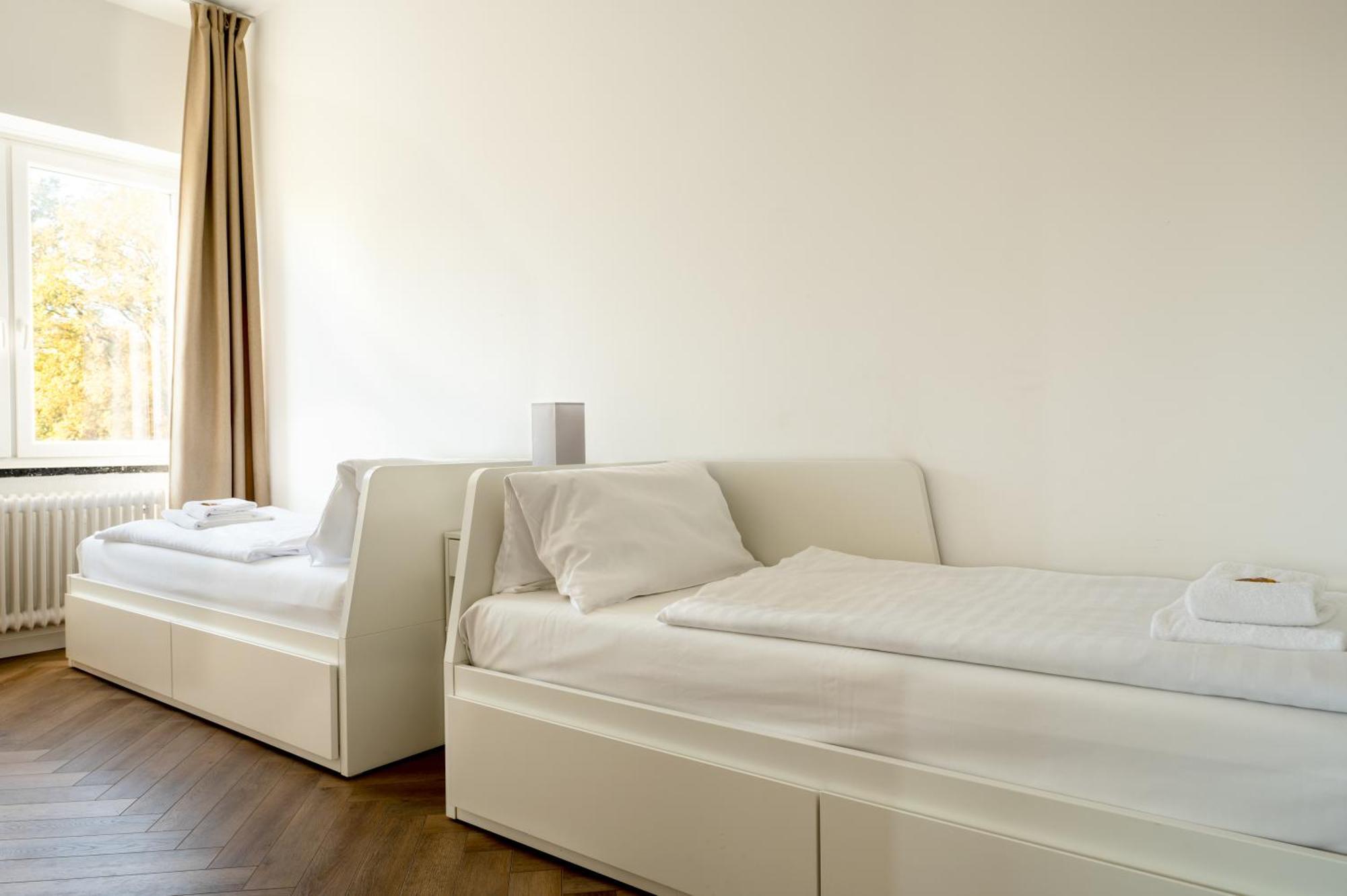 Airport Apartment Fuer 4 - Smart Tv - Kueche - Echarger Hamburg-Harburg Buitenkant foto